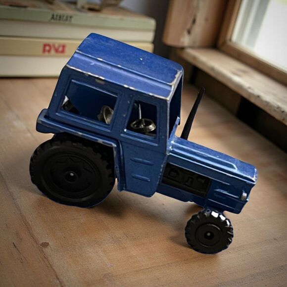 Vintage Playart Die-Cast BLUE Zetor Tractor Made in Hong Kong -2.5 inches 1970 - Picture 4 of 5